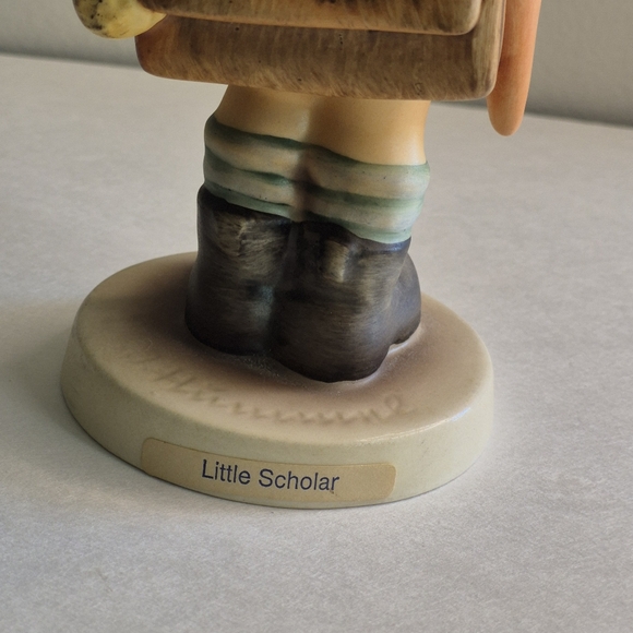 Hummel Figurine Little Scholar #80 - Picture 3 of 8
